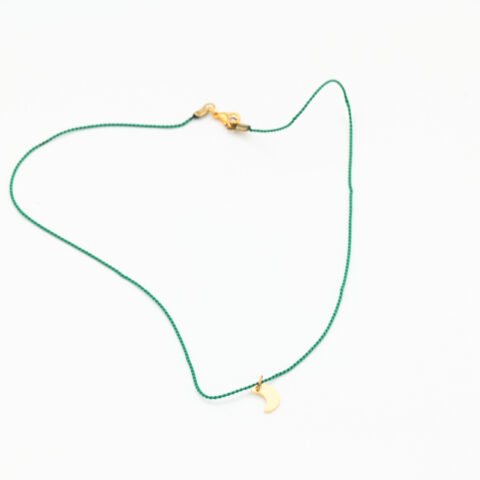 2000000015705-collier-fil-de-soie-vert---croissant-de-lune